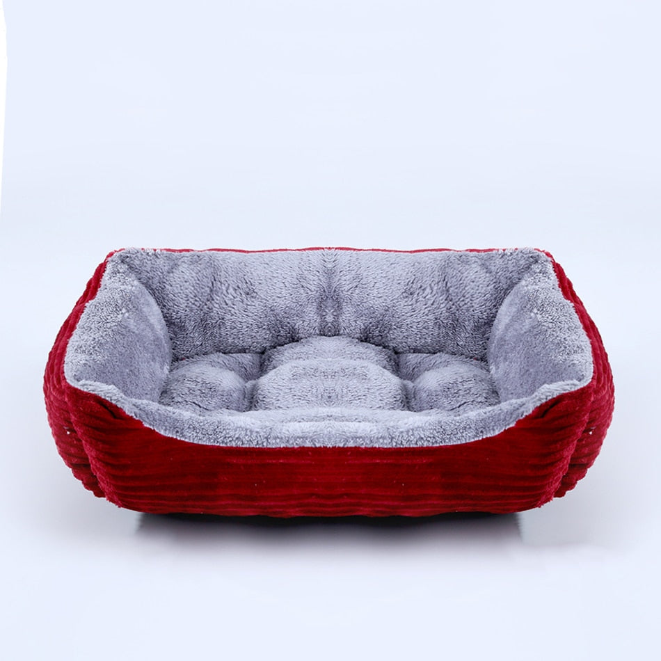 Camas e Almofadas / Cama Confort Pet estilo Sofá de Veludo - MOYU  código: 0054