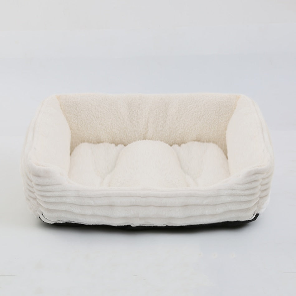 Camas e Almofadas / Cama Confort Pet estilo Sofá de Veludo - MOYU  código: 0054