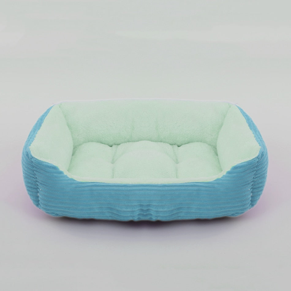 Camas e Almofadas / Cama Confort Pet estilo Sofá de Veludo - MOYU  código: 0054