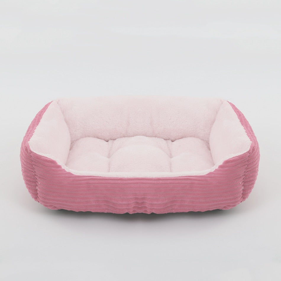 Camas e Almofadas / Cama Confort Pet estilo Sofá de Veludo - MOYU  código: 0054